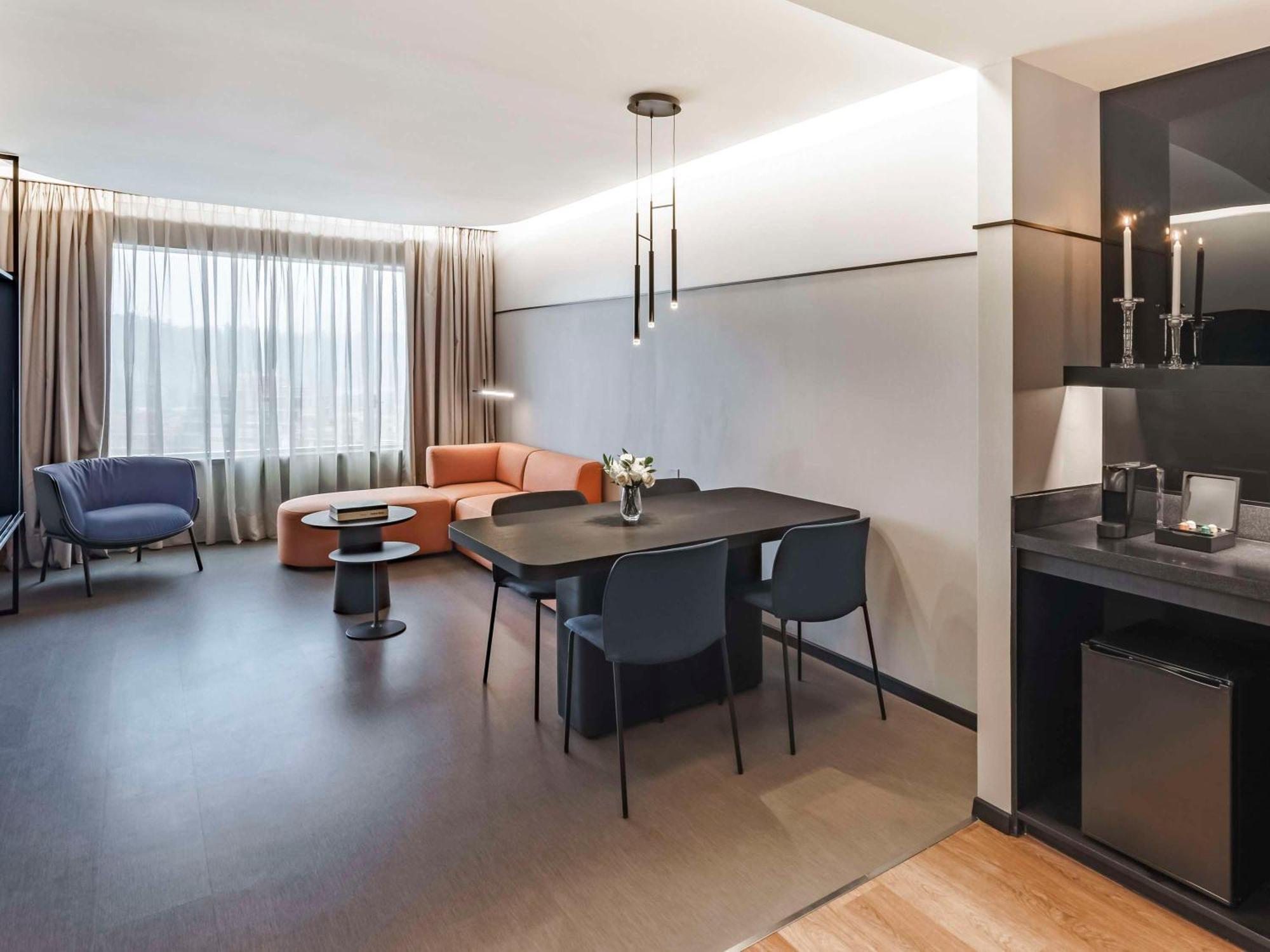 Pullman Santiago Vitacura מראה חיצוני תמונה A suite at the hotel